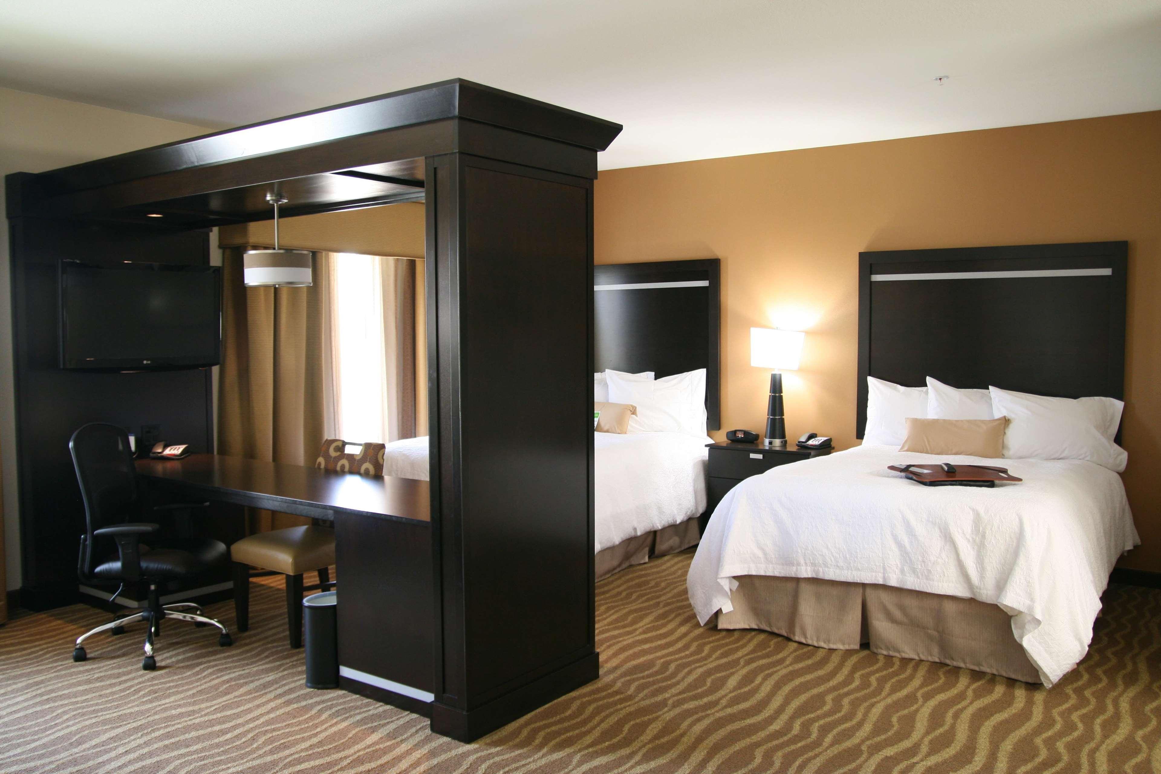 Hotel Hampton & Cleburne
