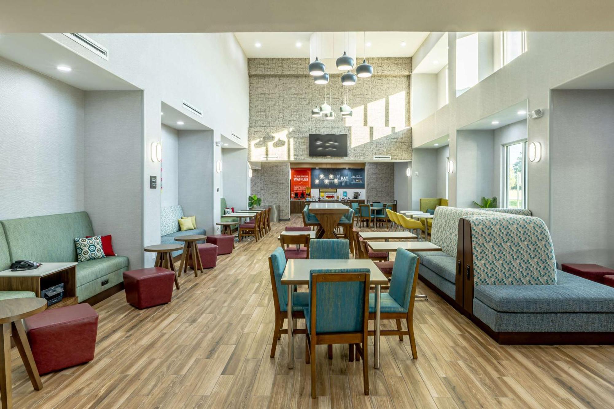 Hampton & Hotel 3*