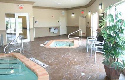 Hotel Hampton & Cleburne